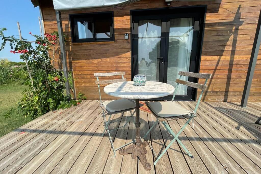 Myinsolite - Tiny-House, Jacuzzi, Brasero, Piscine Айга-Мортас Екстериор снимка
